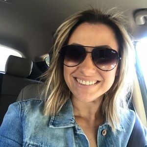 Meet your Posher, Whitney